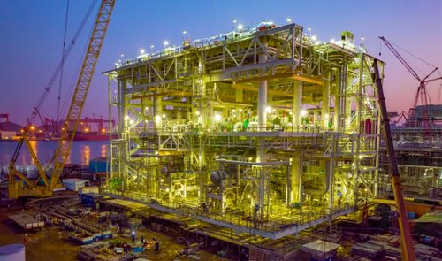 全球首例一体化建造lng工厂首个核心工艺模块启航